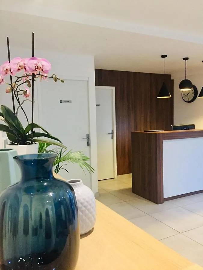 Hotel Beau Site 르 라방두 3*,  프랑스